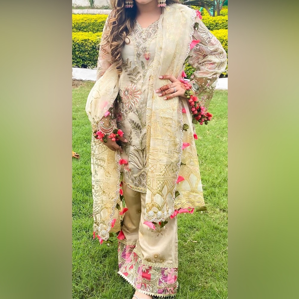 Republic women wear outfit/ Pakistani outfit